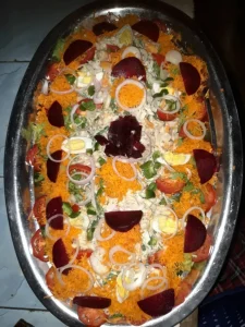 salade composée maison, au restaurant de Kpalimé